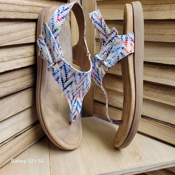 Comfortiva Calina White Multi Thong Wedge Sandal Women's Sleek Adj Strap 10W - Picture 4 of 10